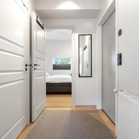 The Arctic Dream Escape With High Standard & Location Apartment Tromso